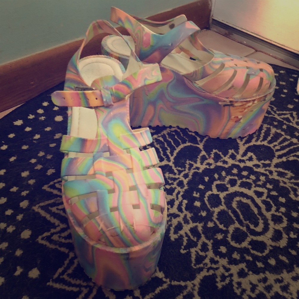 UNIF platform jelly sandal